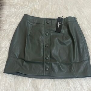 NWT Lulu’s Grey Most Fab Vegan Leather Button-Front Mini Skirt XS